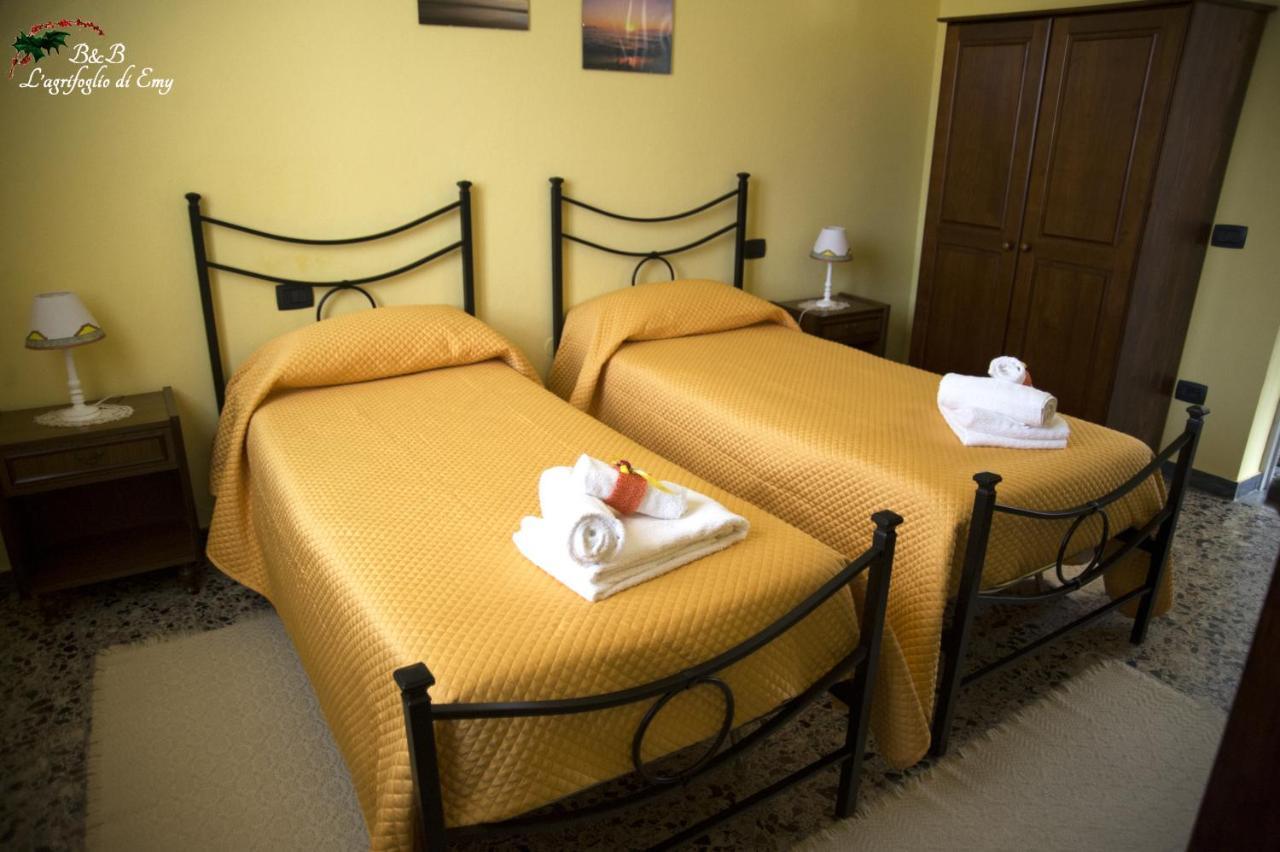 Bed and Breakfast L'Agrifoglio Di Emy Guspini Exterior foto