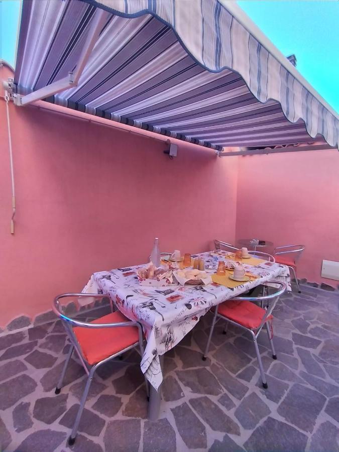 Bed and Breakfast L'Agrifoglio Di Emy Guspini Exterior foto